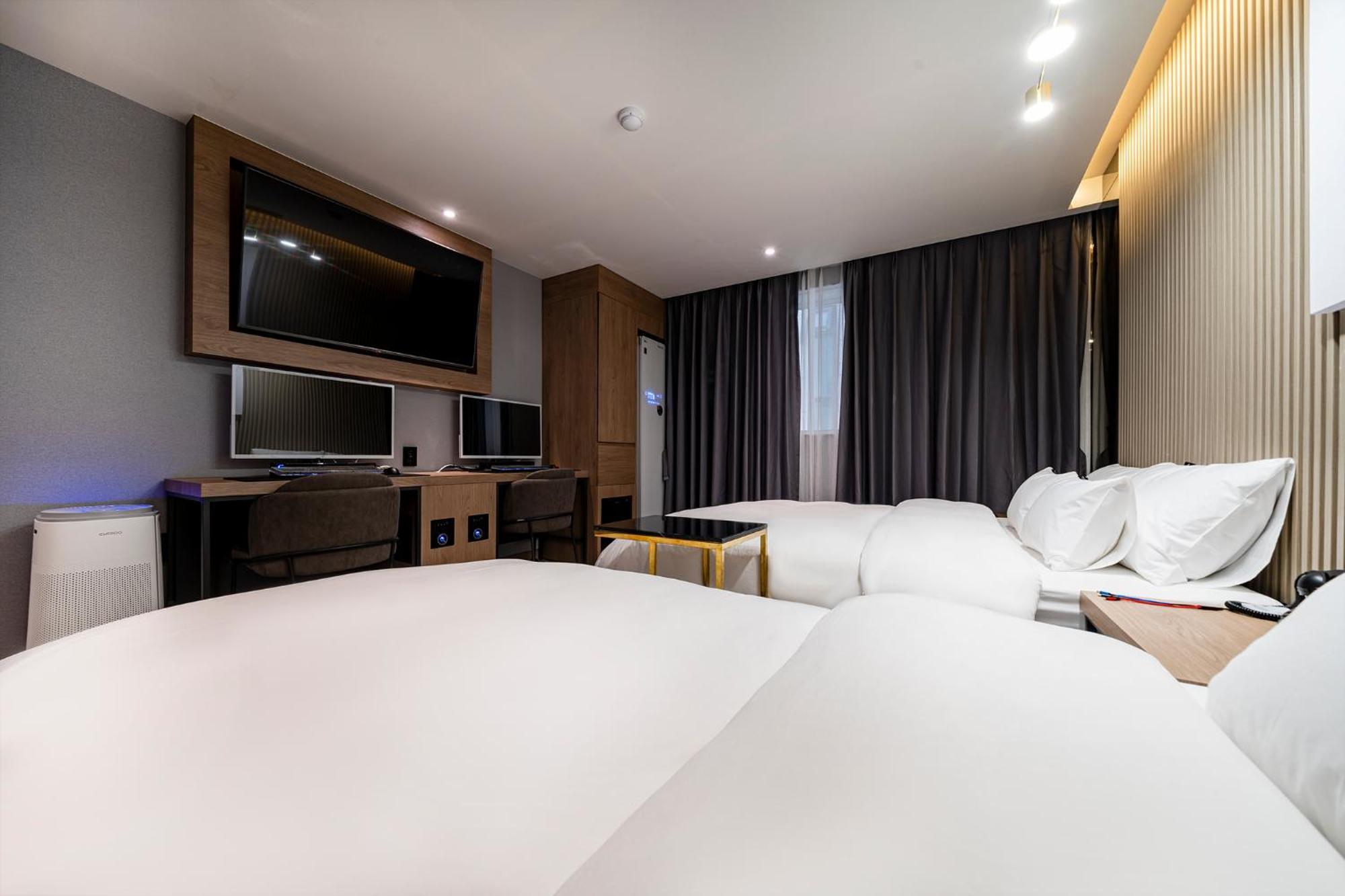 Urban Brown Hotel Chungju City Hall Екстер'єр фото