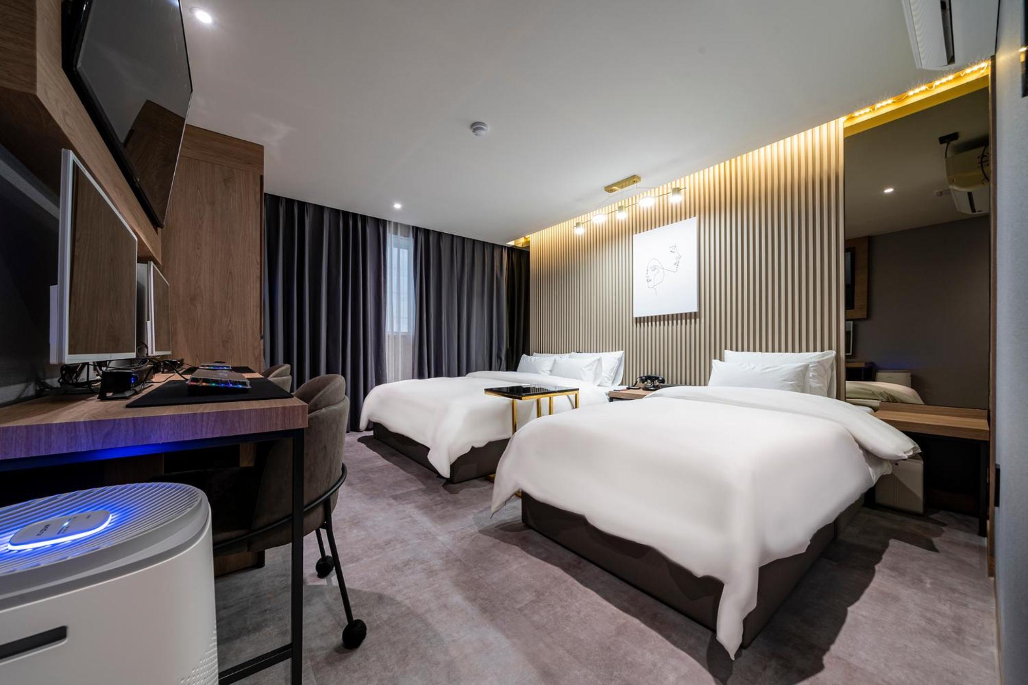 Urban Brown Hotel Chungju City Hall Екстер'єр фото