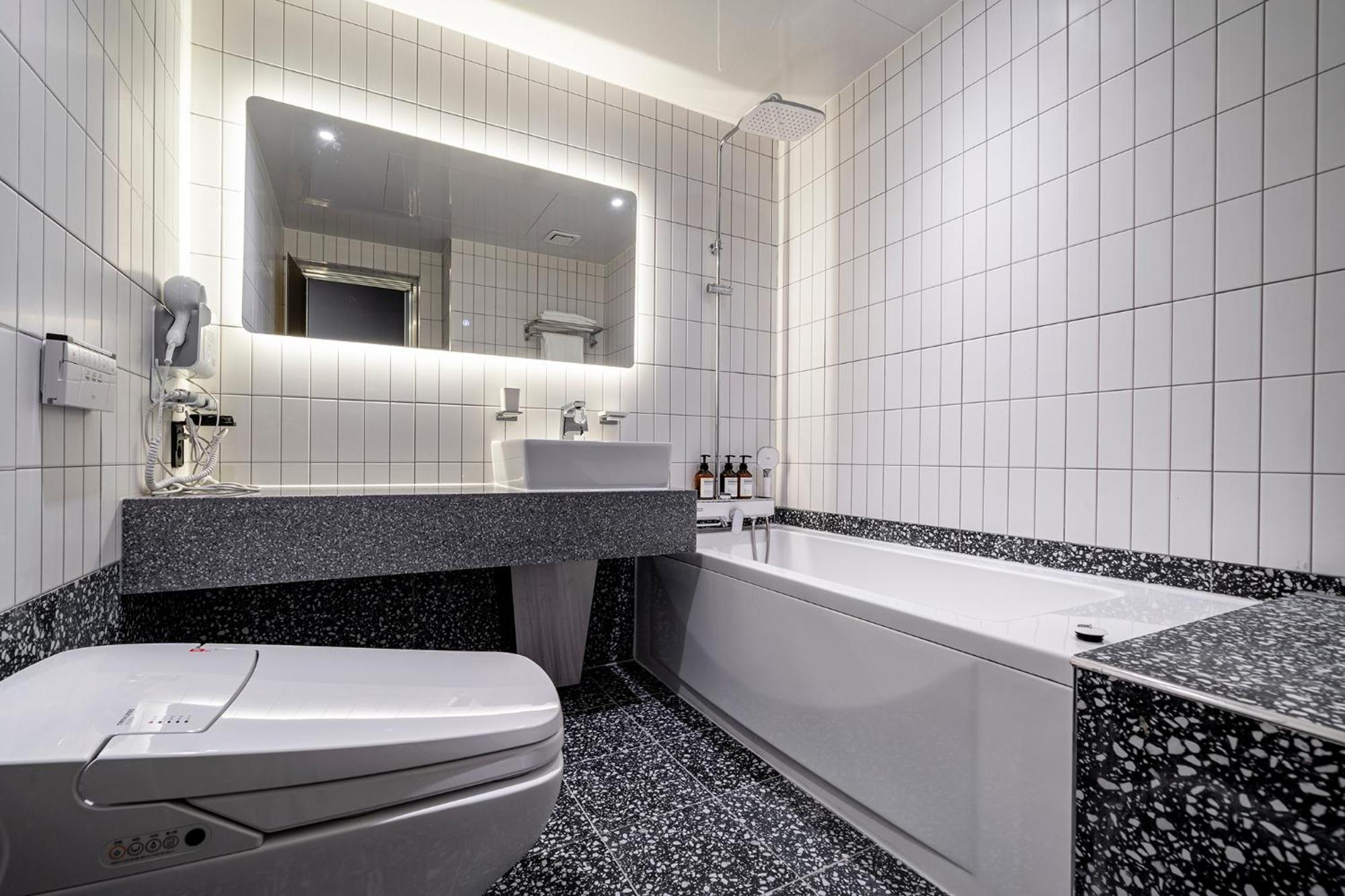 Urban Brown Hotel Chungju City Hall Екстер'єр фото
