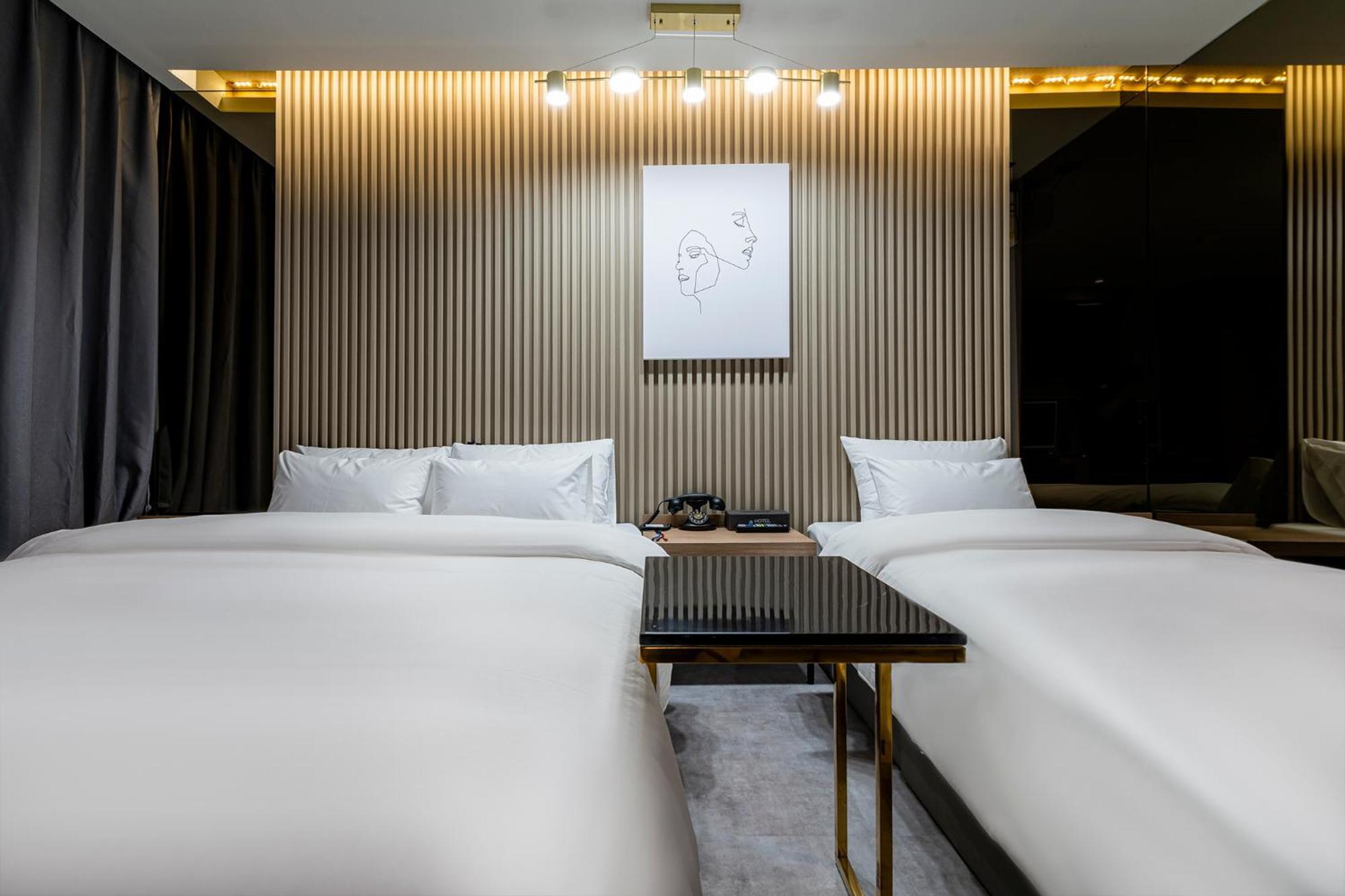 Urban Brown Hotel Chungju City Hall Екстер'єр фото