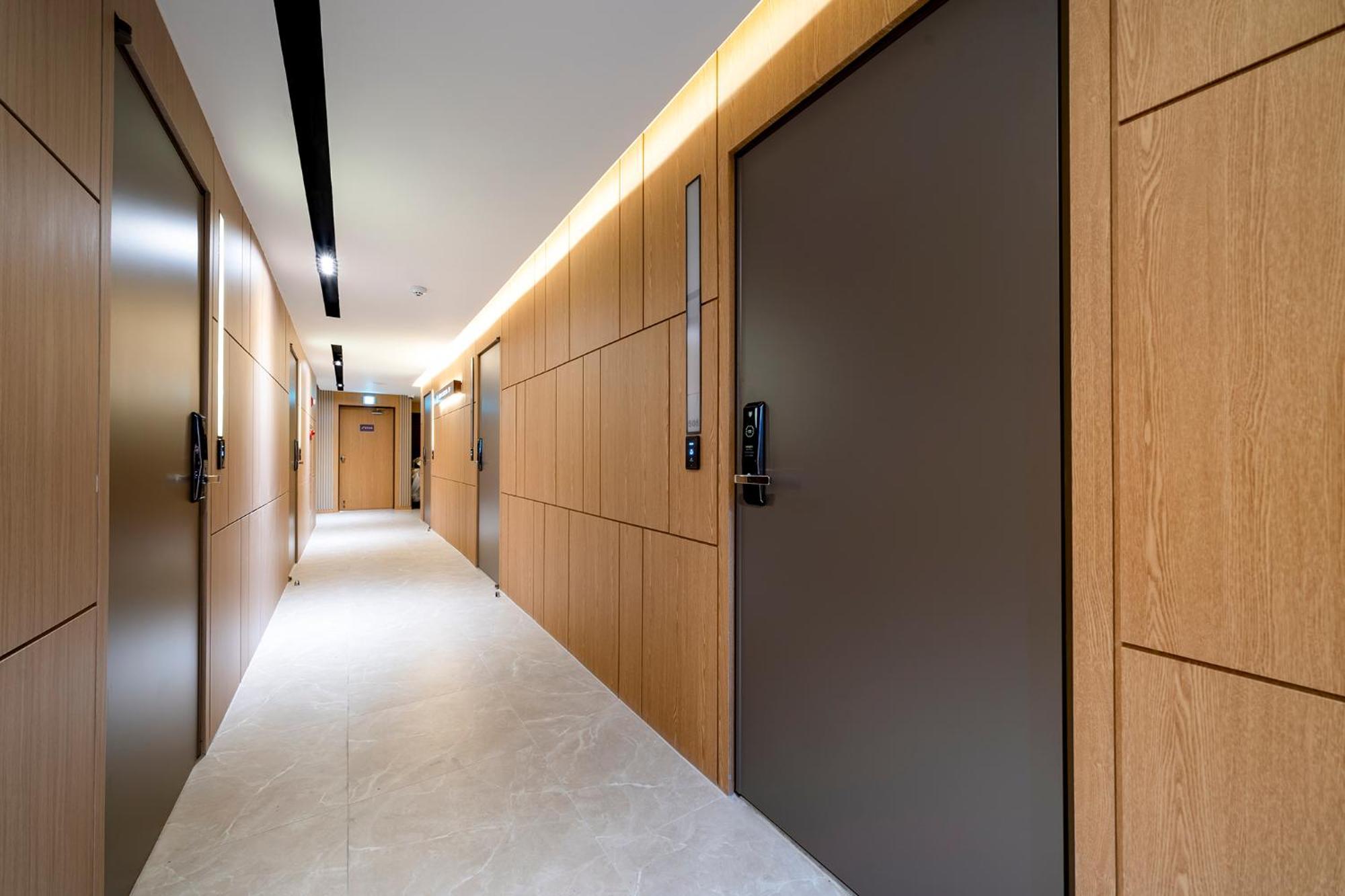 Urban Brown Hotel Chungju City Hall Екстер'єр фото