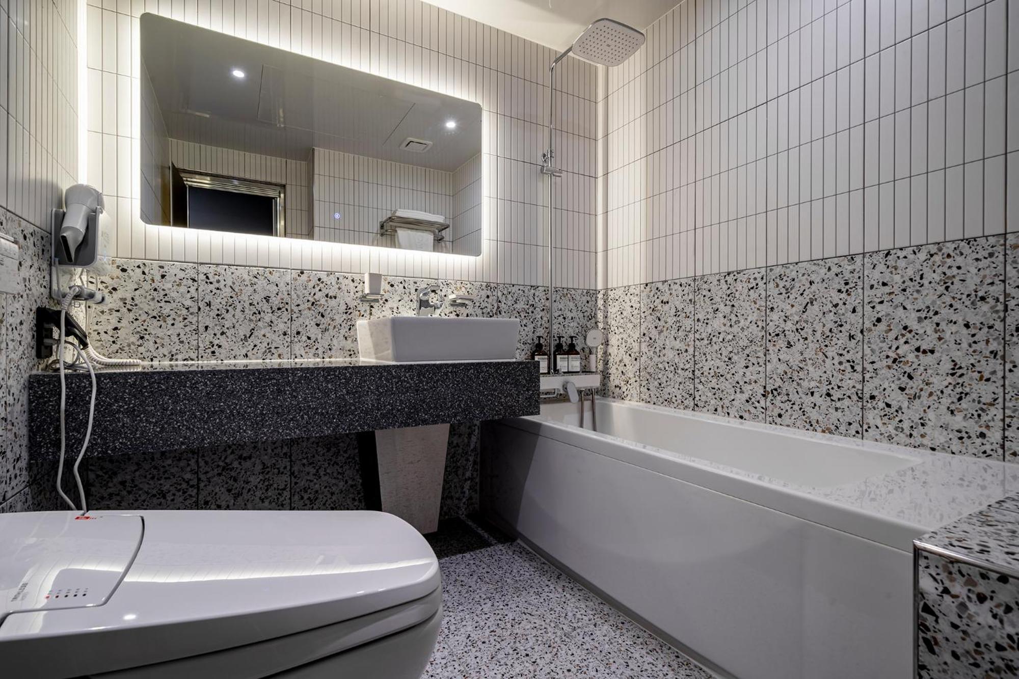 Urban Brown Hotel Chungju City Hall Екстер'єр фото