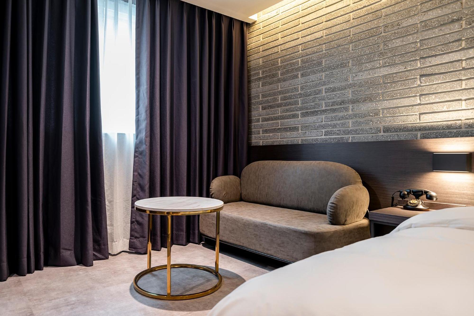 Urban Brown Hotel Chungju City Hall Екстер'єр фото