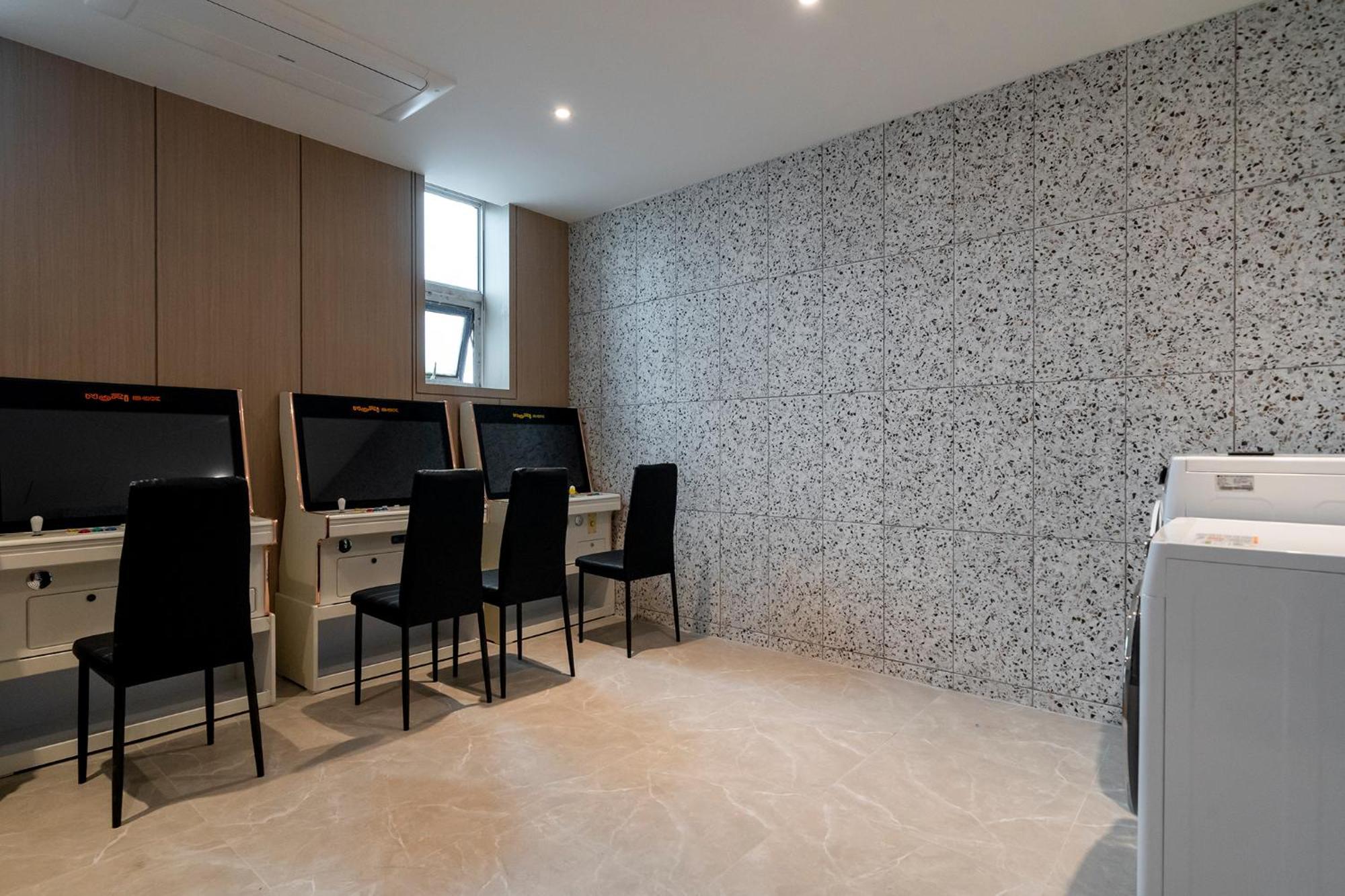 Urban Brown Hotel Chungju City Hall Екстер'єр фото