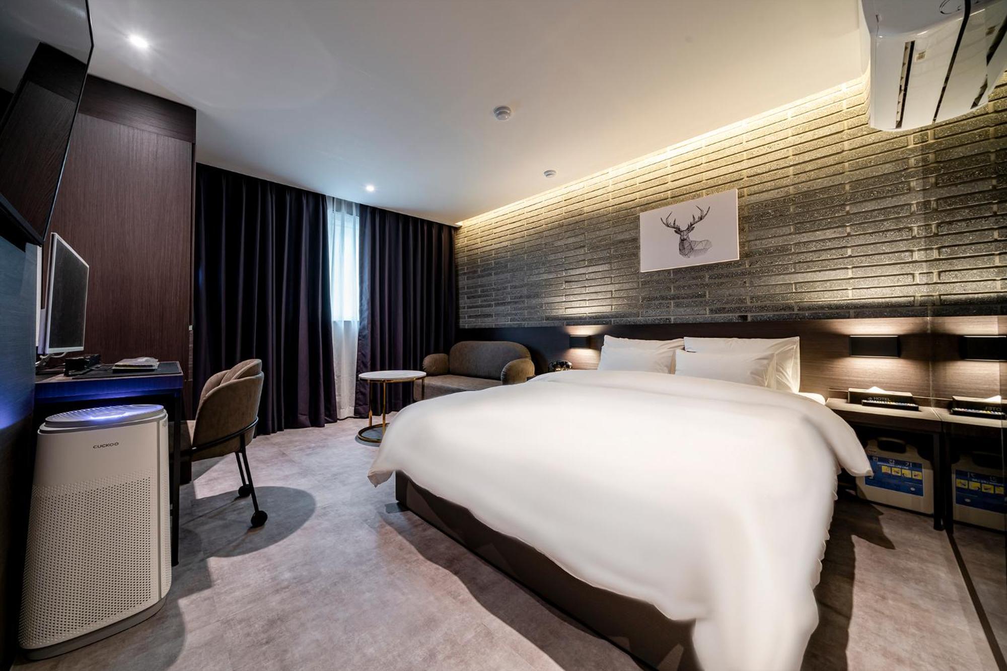 Urban Brown Hotel Chungju City Hall Екстер'єр фото