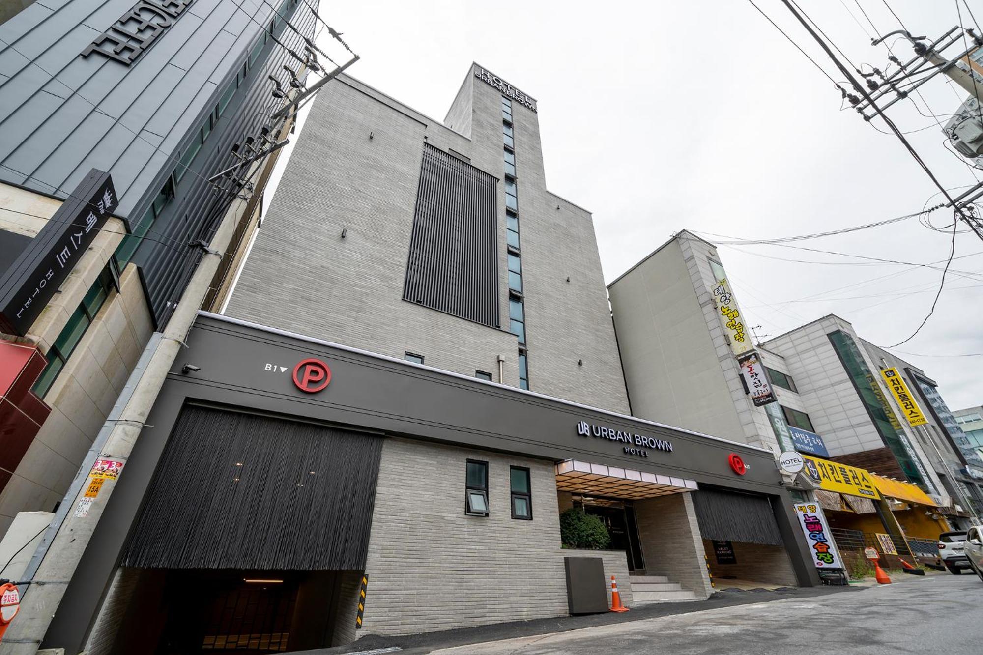 Urban Brown Hotel Chungju City Hall Екстер'єр фото